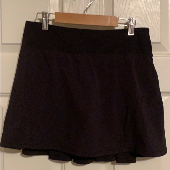 lululemon athletica Dresses & Skirts - Lululemon tennis or running skirt, size 4 long